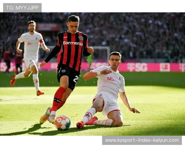 勒沃库森边路直塞频繁打穿空档 勒沃库森边路直塞频繁打穿空档