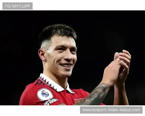 利桑德罗·马丁内斯凶悍拦截 利桑德罗·马丁内斯凶悍拦截